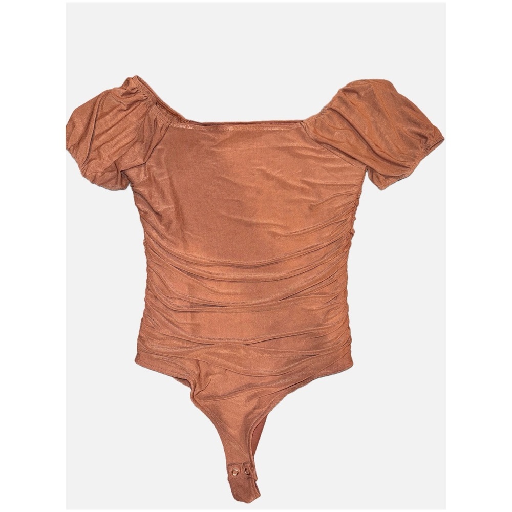 PINKM STYLE- NWOT Women’s Brown Short Sleeve Ruched bodysuit Size Medium - Picture 3 of 12